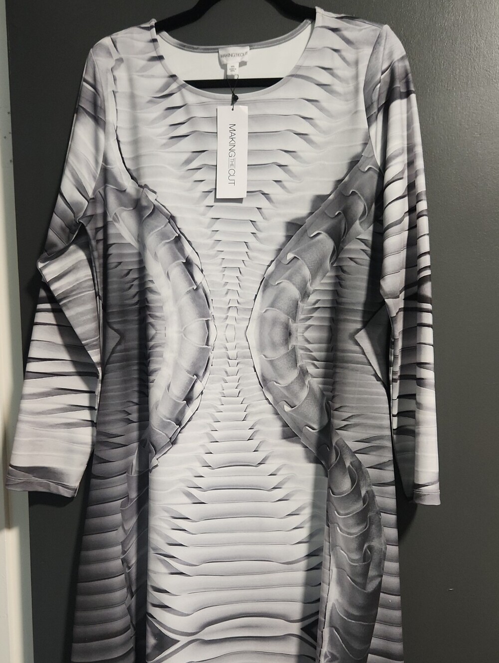 Making The Cut Gray & White Long-Sleeve Graphic Dress